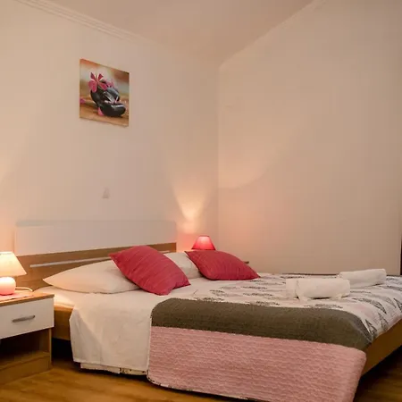 Apartment Vladimir 2835 Rab Town